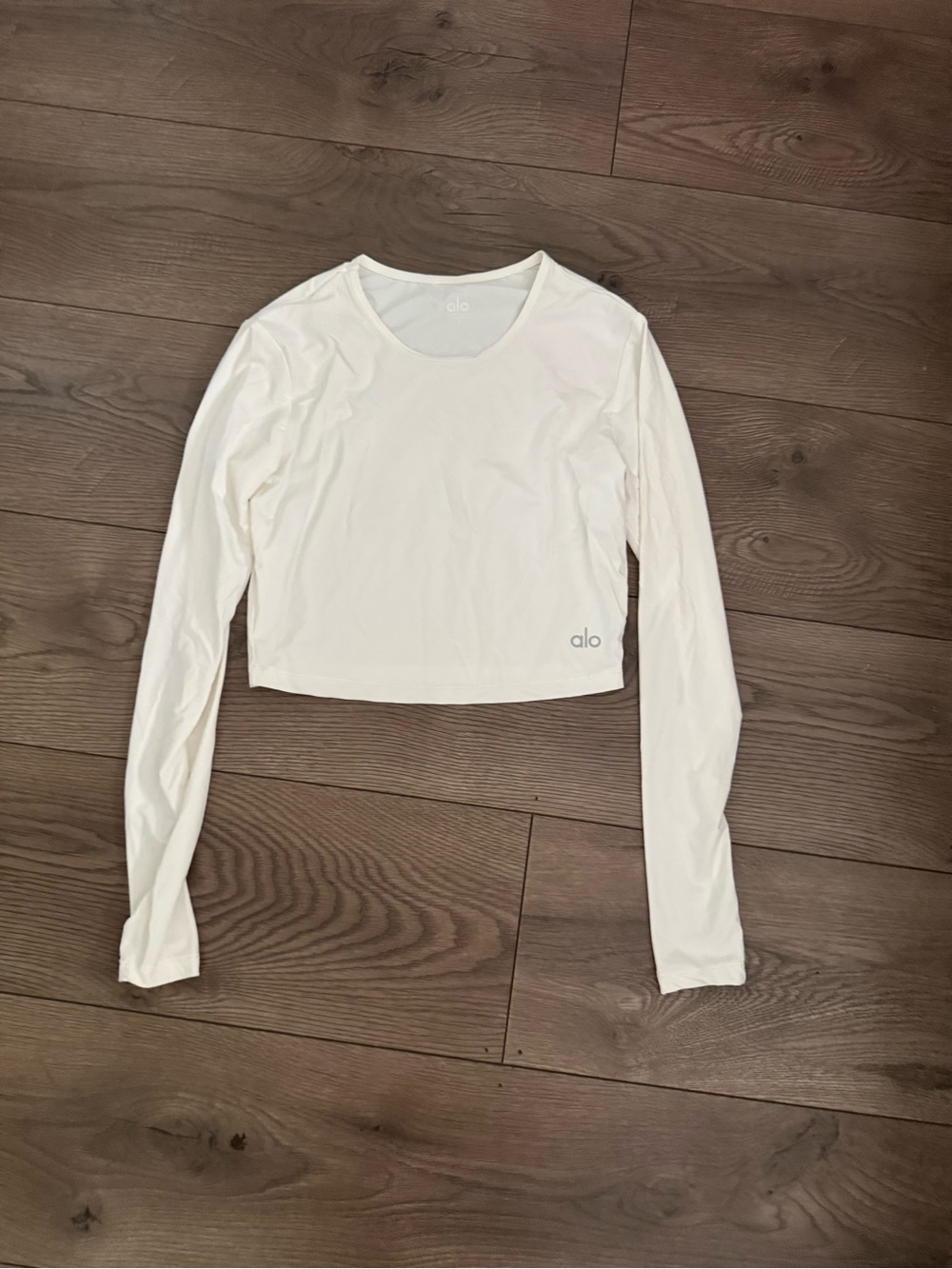 Alo Yoga Women’s Long Sleeve White Cropped Top Small